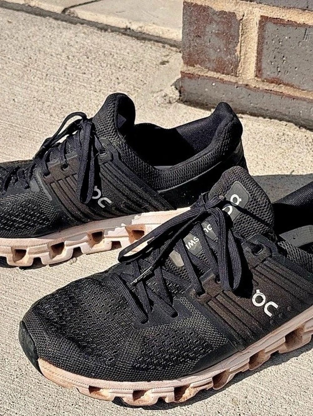 On Cloudswift Black & White Athletic Shoes US 8.5